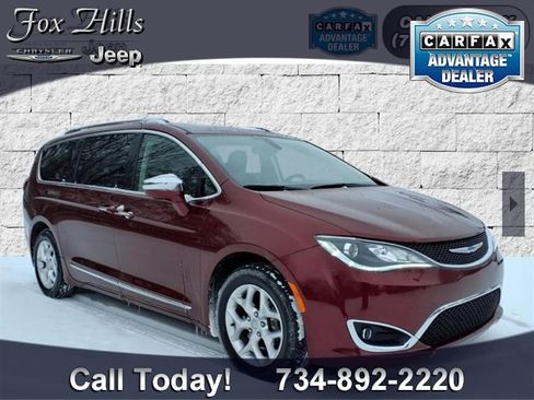 Used 2020 Chrysler Pacifica Limited image 1