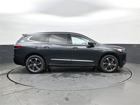 Certified 2020 Buick Enclave Essence w/ LPO, Touring Package image 4