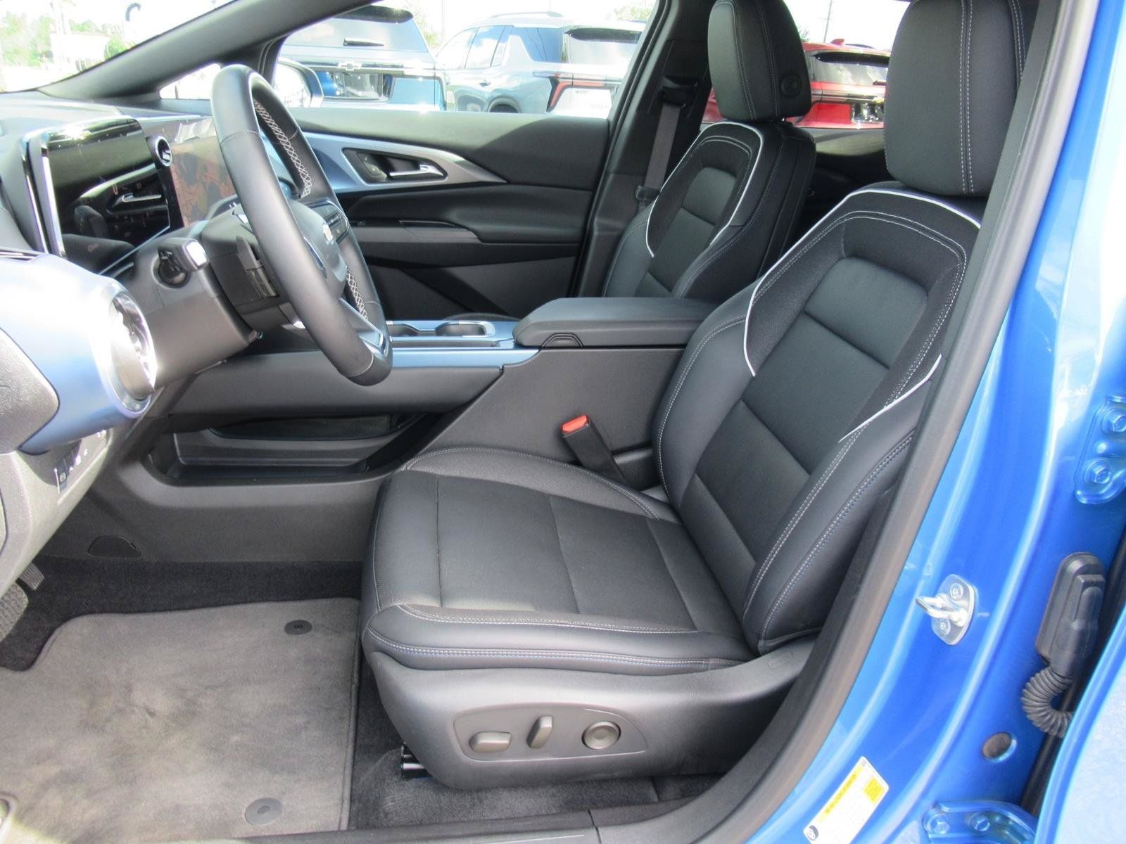 Used 2024 Chevrolet Equinox EV LT FWD image 18