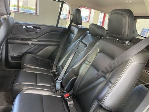 Used 2023 Lincoln Aviator AWD image 31