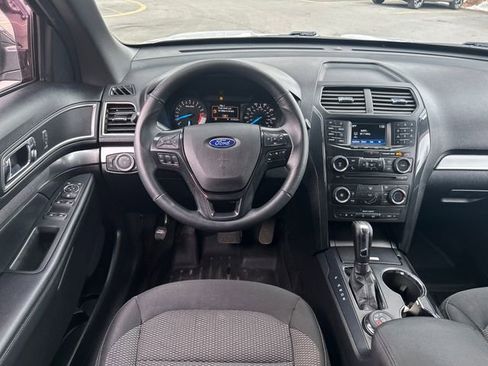 Used 2017 Ford Explorer XLT AWD/4WD image 14