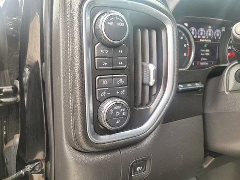 Used 2021 Chevrolet Silverado 1500 High Country w/ Technology Package AWD/4WD image 23