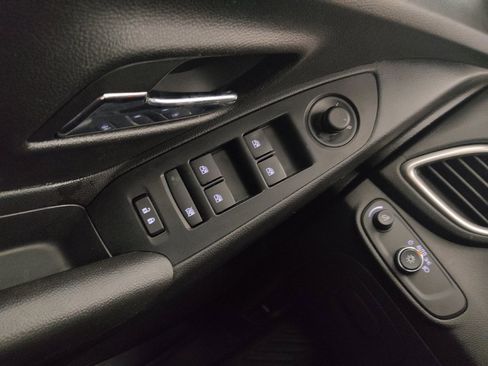 Used 2020 Chevrolet Trax LS FWD image 27