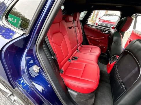 Used 2022 Porsche Macan S image 24