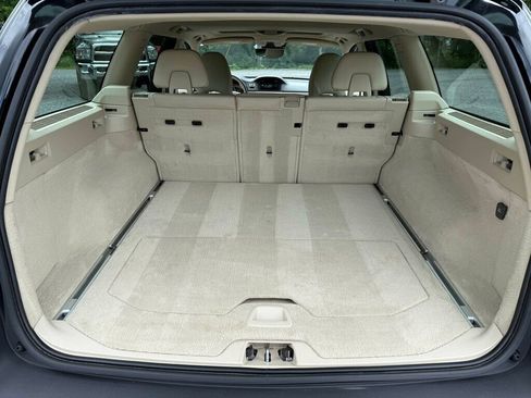 Used 2016 Volvo XC70 T5 Premier w/ Proximity Package image 41