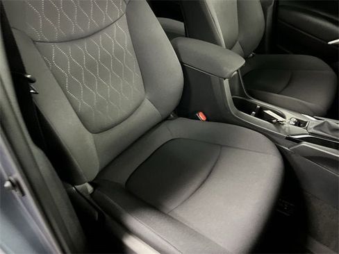 Used 2023 Toyota Corolla Cross LE image 28