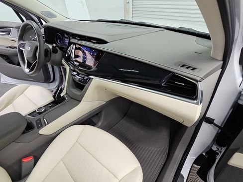 Used 2024 Cadillac XT6 Premium Luxury AWD/4WD image 44