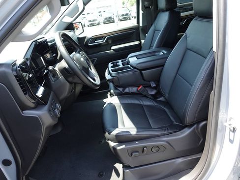 Used 2024 Chevrolet Silverado 1500 LT AWD/4WD image 19