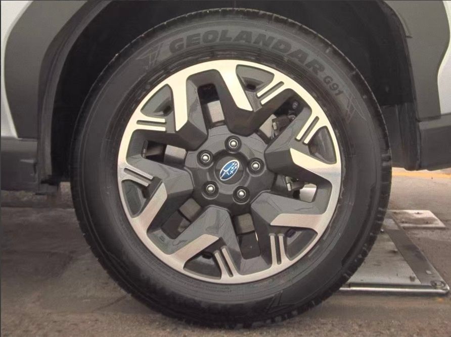 Used 2025 Subaru Forester Premium AWD/4WD image 20