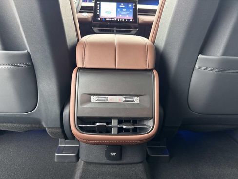 New 2026 Lincoln Nautilus Reserve w/ Jet Appearance Package AWD/4WD image 15