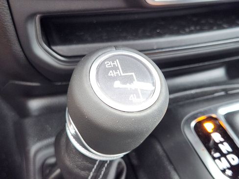 Used 2025 Jeep Wrangler Unlimited Sahara AWD/4WD image 25