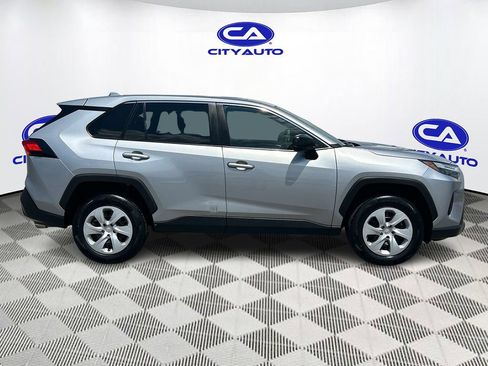 Used 2025 Toyota RAV4 LE AWD/4WD image 2