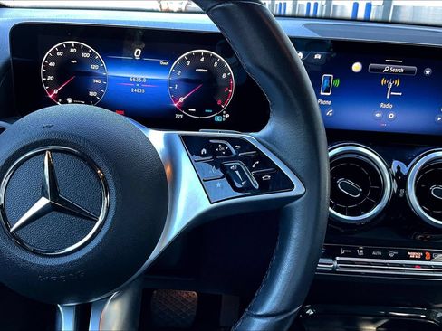Used 2025 Mercedes-Benz GLB 250 image 14