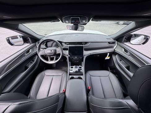 New 2025 Jeep Grand Cherokee L Limited w/ Black Appearance Package image 25