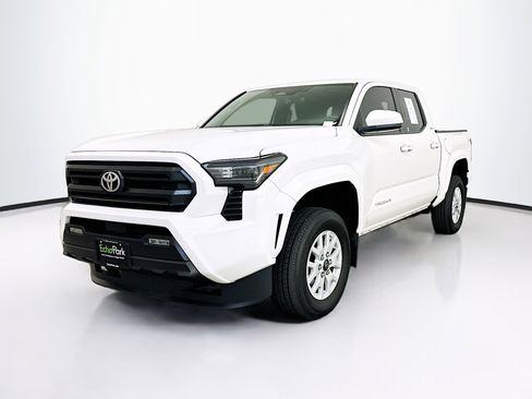 Used 2024 Toyota Tacoma SR5 image 3
