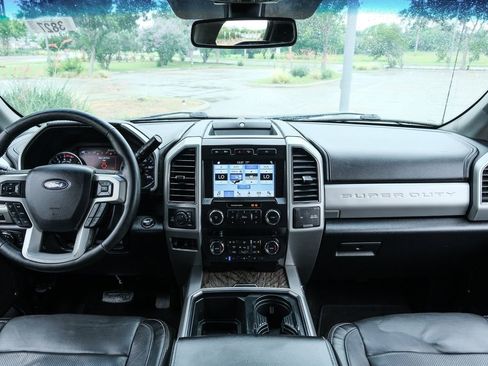 Used 2019 Ford F250 Lariat w/ Lariat Ultimate Package AWD/4WD image 40