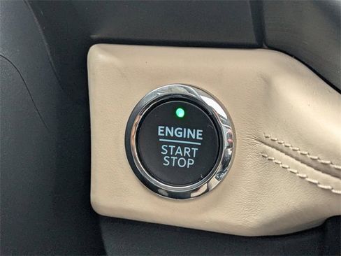 Used 2024 Ford Expedition Platinum image 28