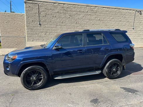 Used 2014 Toyota 4Runner Trail AWD/4WD image 8
