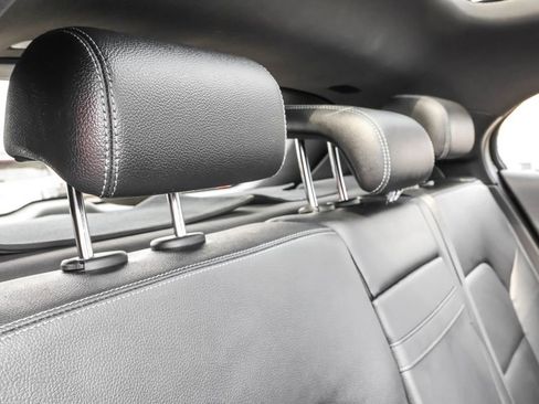 Used 2018 Mercedes-Benz GLA 250 4MATIC image 31