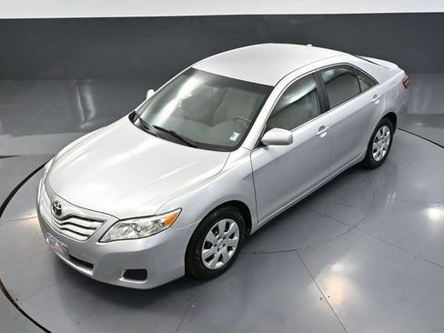 Used 2011 Toyota Camry LE image 50