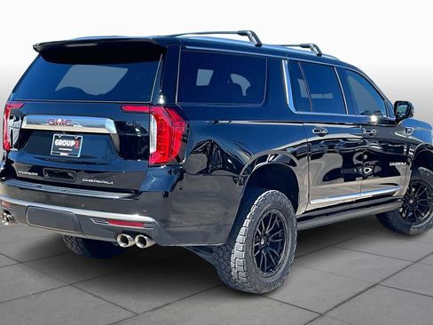 Used 2022 GMC Yukon XL Denali image 13