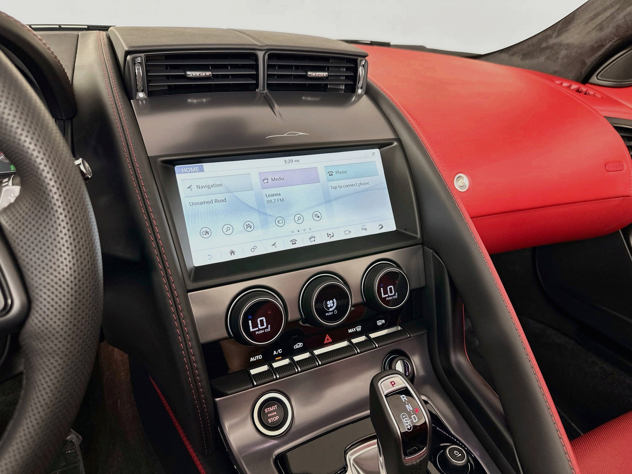 Certified 2024 Jaguar F-TYPE R AWD/4WD image 13
