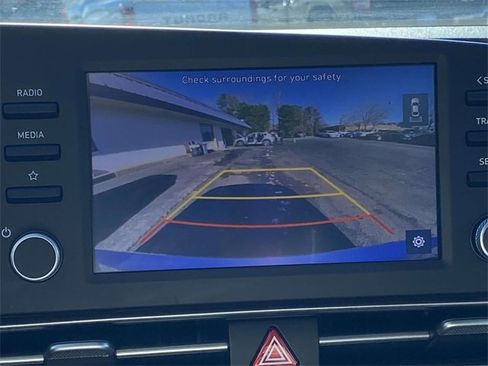 Certified 2023 Hyundai Elantra SE image 24