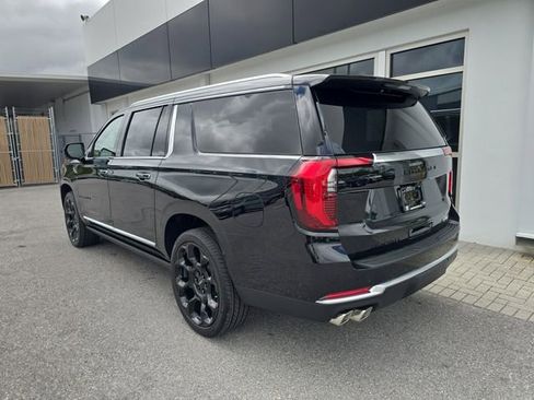 New 2026 GMC Yukon XL Denali w/ Denali Reserve Package AWD/4WD image 5