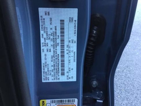 Used 2025 Ford Ranger Lariat w/ FX4 Off-Road Package AWD/4WD image 12