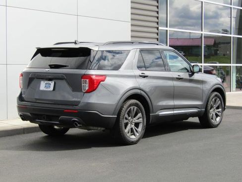 Certified 2021 Ford Explorer XLT w/ Equipment Group 202A AWD/4WD image 10