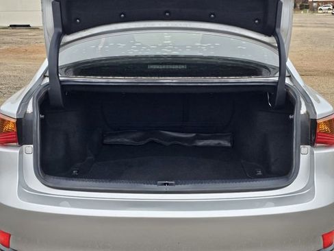 Used 2017 Lexus IS 200t image 29