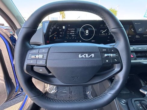Used 2025 Kia K4 EX FWD image 23