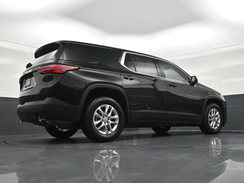 Used 2023 Chevrolet Traverse LS FWD image 32