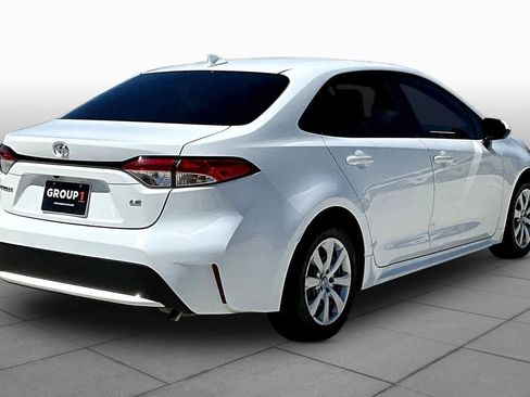 Used 2021 Toyota Corolla LE image 12