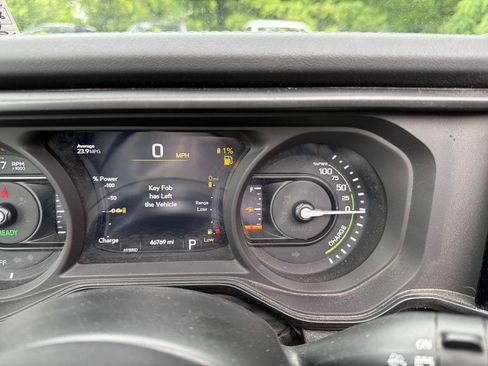 Used 2024 Jeep Wrangler Unlimited Rubicon 4xe AWD/4WD image 16