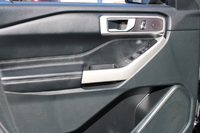 Used 2023 Ford Explorer XLT RWD image 10