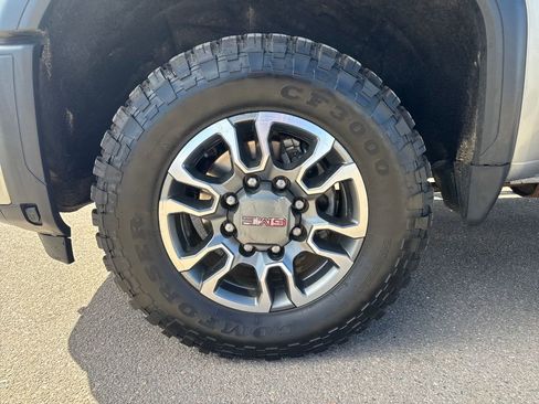 Used 2024 GMC Sierra 2500 SLE image 23