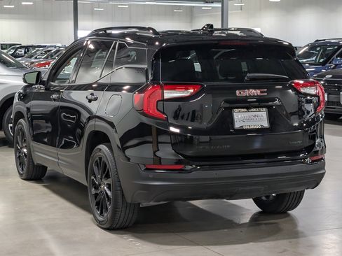 Used 2023 GMC Terrain SLT w/ Elevation Edition image 5
