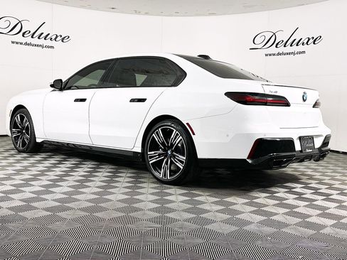 Used 2023 BMW 760i xDrive image 4