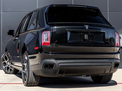 Used 2023 Rolls-Royce Cullinan Black Badge w/ Dark Exterior Package image 9
