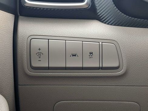 Used 2020 Hyundai Tucson SE image 18