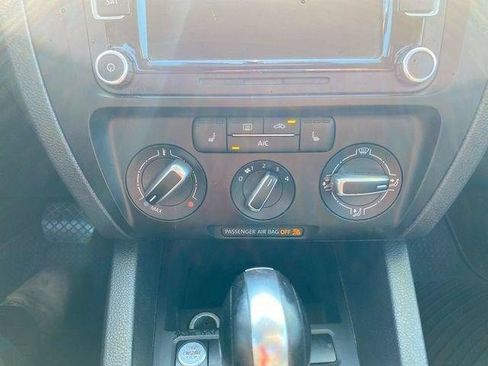 Used 2014 Volkswagen Jetta SE FWD image 37