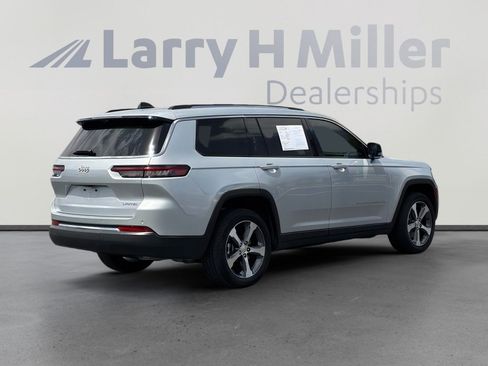 Used 2023 Jeep Grand Cherokee L Limited w/ Luxury Tech Group II RWD image 6