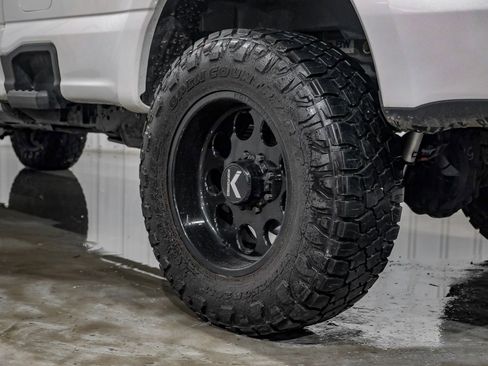 Used 2024 Ford F350 Platinum w/ FX4 Off-Road Package image 65