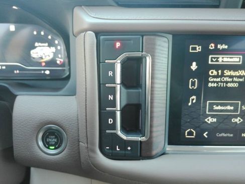 Used 2023 GMC Yukon XL Denali image 44