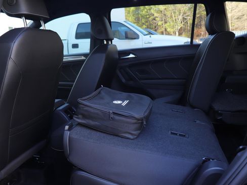 Used 2024 Volkswagen Tiguan SE R-Line image 14