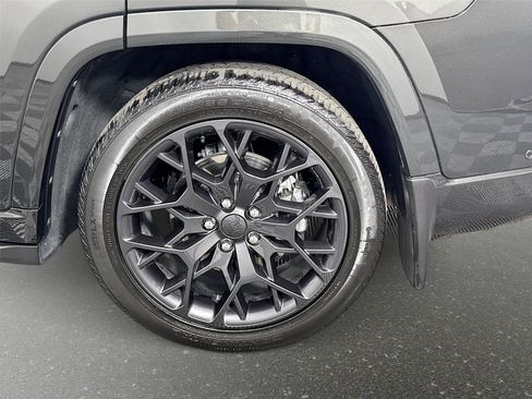 Used 2024 Jeep Grand Cherokee L Summit AWD/4WD image 34