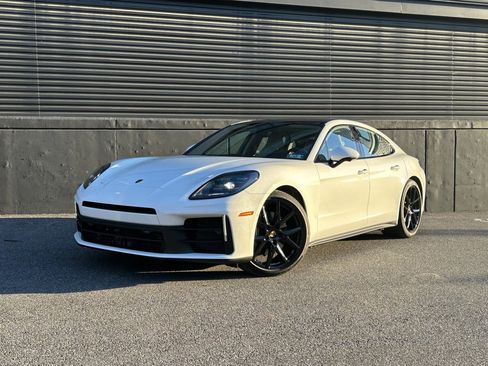Certified 2025 Porsche Panamera 4 image 1