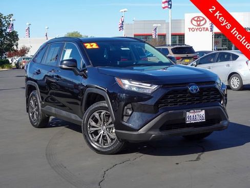 Certified 2022 Toyota RAV4 XLE Premium image 2