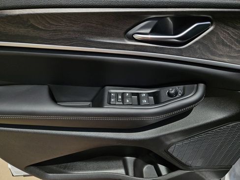 New 2026 Jeep Grand Cherokee Altitude RWD image 16